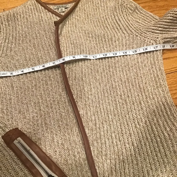 Sweater - Picture 6 of 9